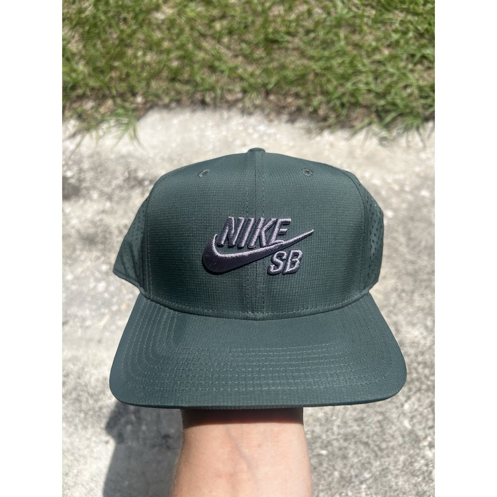 Nike SB Dri-Fit Proprietary Technology Perforated SnapBack Aerobill Green